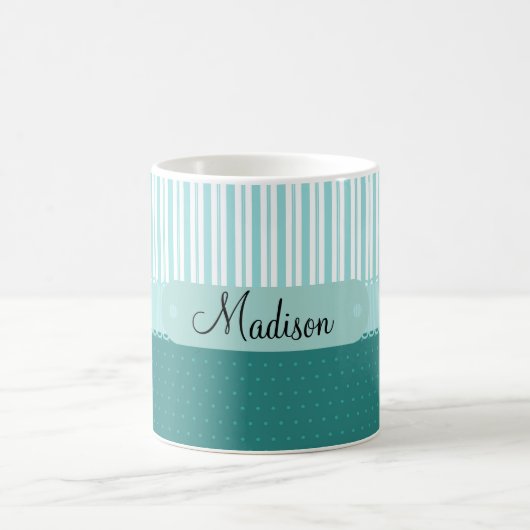 カスタムでパーソナライズな一流のティール(緑がかった色)のストライプな水玉模様 コーヒーマグカップ (中央)