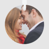 カスタムで婚約したなカップルの写真の休日のオーナメント オーナメント (裏面)
