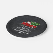 カスタムで赤い小型トラックの木のメリークリスマス ペーパープレート (アングル)