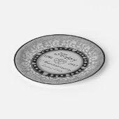 カスタムなハートのモノグラムのOrnamental記念日 ペーパープレート (アングル)