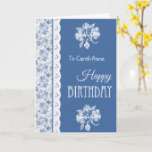 カスタムなバースデー・カードの藍色および白の花柄 カード (黄色い花)
