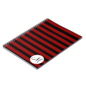 カスタムなモノグラムのイニシャルの赤い黒のストライプ ノートブック (左側)