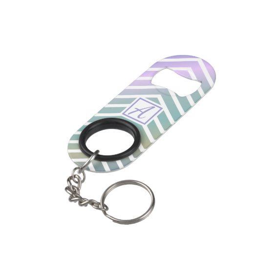 カスタムなモノグラムのカラフルなジグザグパターン キーホルダー栓抜き (裏面アングル)