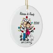 カスタムな予期しているカップル、猫、犬のオーナメント セラミックオーナメント (右)