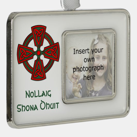 カスタムな写真のケルト十字のアイルランドのクリスマスのオーナメント シルバープレートフレームオーナメント (右)