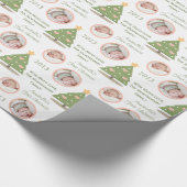 カスタムな写真の初めてのクリスマスの木のピンクのハート ラッピングペーパー (角)