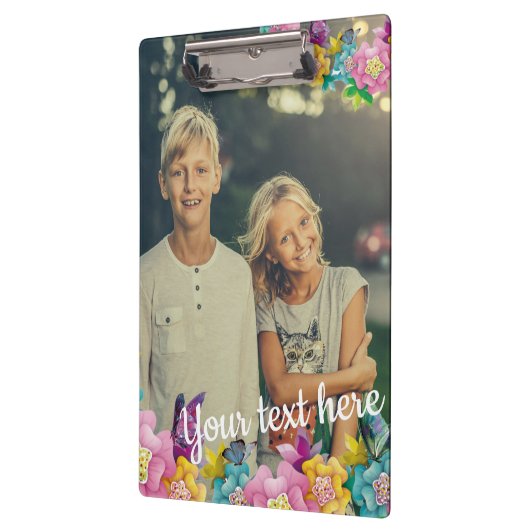 カスタムな写真の文字の生気に満ちた花および蝶 クリップボード (左)