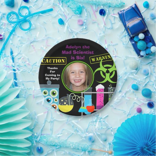 カスタムな写真の気違いの科学者の誕生日の紙皿 ペーパープレート (パーティー)