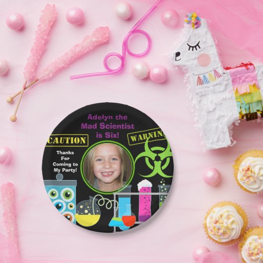 カスタムな写真の気違いの科学者の誕生日の紙皿 ペーパープレート (パーティー)