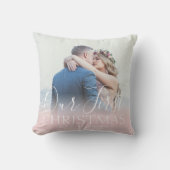 カスタムな写真休日を結婚する私達の初めてのクリスマス クッション (正面)