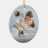 カスタムな写真私達の一緒の初めてのクリスマスの氏夫人 セラミックオーナメント (右)