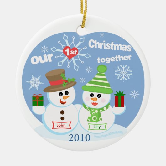 カスタムな初めてのクリスマスのカップルのオーナメント セラミックオーナメント (正面)