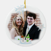 カスタムな初めてのクリスマスのカップルのオーナメント セラミックオーナメント (裏面)