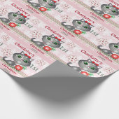 カスタムな女の赤ちゃん猫の初めてのクリスマス ラッピングペーパー (角)