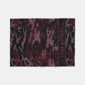 カスタムな文字とのえんじ色の迷彩柄 フリースブランケット (正面(横))