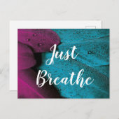 カスタムな文字によってはちょうど暗いピンク及び青い羽が呼吸します ポストカード (正面/裏面)