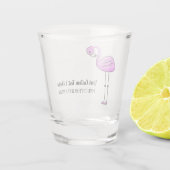 カスタムな文字のピンクのフラミンゴの小グラス ショットグラス (裏面)