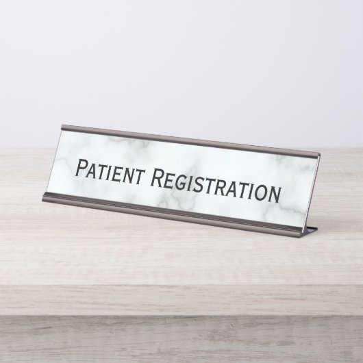 カスタムな文字のフェイクで白い大理石の忍耐強い登録 デスクネームプレート (正面)