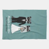 カスタムな文字を持つ新郎新婦を結婚しているアライグマ キッチンタオル (横)