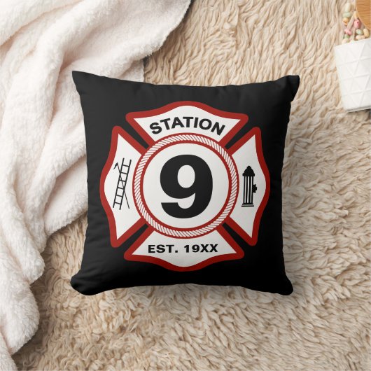 カスタムな消防署数マルタ十字の黒 クッション (ブランケット)