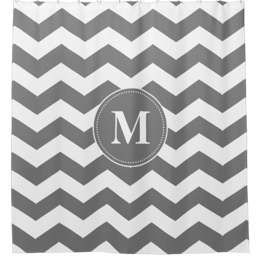 カスタムな灰色および白いシェブロンのモノグラム シャワーカーテン (正面)