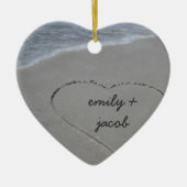 カスタムな砂のハート私達の初めてのクリスマスのオーナメント セラミックオーナメント (正面)