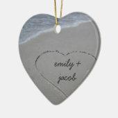 カスタムな砂のハート私達の初めてのクリスマスのオーナメント セラミックオーナメント (左)