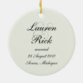 カスタムな結婚式の写真のオーナメント-ベージュ色 セラミックオーナメント (裏面)