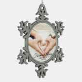 カスタムな結婚式の婚約の常の写真永久に及び スノーフレークピューターオーナメント (左)