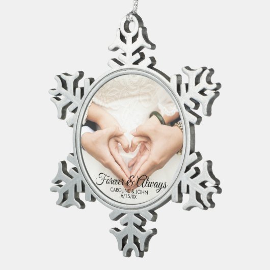 カスタムな結婚式の婚約の常の写真永久に及び スノーフレークピューターオーナメント (右)