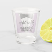 カスタムな色の花婿の付添人はギフト感謝していしています ショットグラス (裏面)