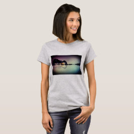 カスタムな色の黒のギター水反射のTシャツ Tシャツ