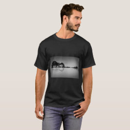 カスタムな色の黒のギター水反射のTシャツ Tシャツ