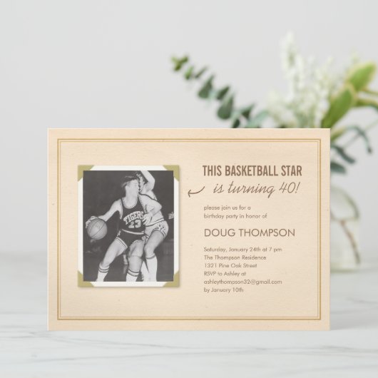 カスタムな言葉遣いの古い写真の誕生日の招待状 招待状 (スタンド正面)