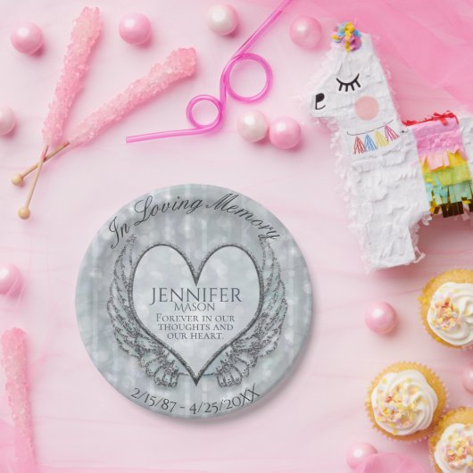 カスタムな記念のテンプレートのハートの翼 ペーパープレート (パーティー)