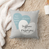 カスタムな記念品の結婚式、灰色の細い縦縞、ハート クッション (ブランケット)