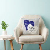 カスタムな記念品の結婚式、灰色の細い縦縞、ハート クッション (椅子)