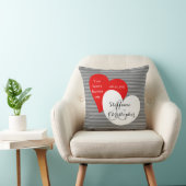 カスタムな記念品の結婚式、灰色の細い縦縞、ハート クッション (椅子)