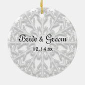 カスタムな雪片の冬の結婚式の写真のオーナメント セラミックオーナメント (裏面)