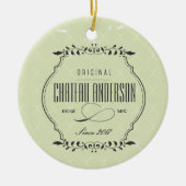 カスタムな館のばら色の秒のワインのクリスマスのオーナメント セラミックオーナメント (正面)