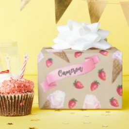 カスタムの手図解入りの、写真付きの苺アイスクリームコーン ラッピングペーパー