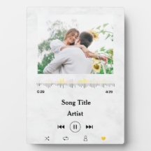 カスタムの歌の名前とカップルの写真の愛