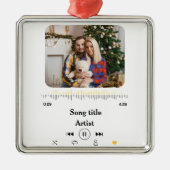 カスタムの歌の名前とカップルの写真の愛 メタルオーナメント (正面)