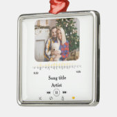 カスタムの歌の名前とカップルの写真の愛 メタルオーナメント (左)