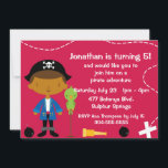 カスタムの海賊と鸚鵡の誕生日パーティー 招待状<br><div class="desc">アホイ、相棒! この海賊冒険誕生日パーティーの招待には、緑のオウムと埋め込まれた宝を探す地図を持つ海賊が登場します。完全にカスタマイズ 可能です。</div>