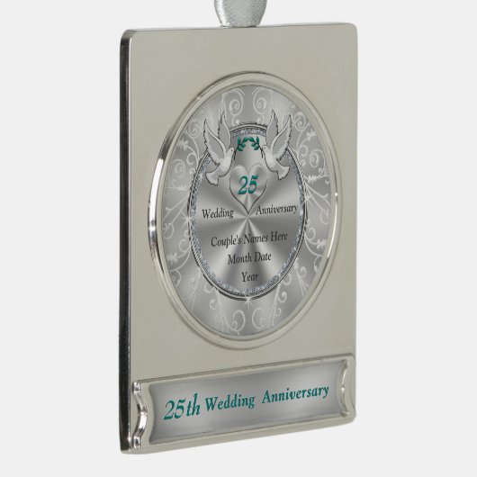 カスタムの第25結婚記念日のクリスマスのオーナメント シルバープレートバナーオーナメント (右)