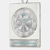 カスタムの第25結婚記念日のクリスマスのオーナメント シルバープレートバナーオーナメント (左)