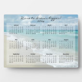 カスタムやる気を起こさせるビーチ2024デスクカレンダー フォトプラーク (正面)