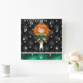 カスタムアイリッシュダンスレッドヘッドガールグリーンブラック スクエア壁時計 (ホーム)