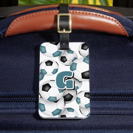 カスタムアスリートモノグラムのブラックサッカー ラゲッジタグ (正面インサイチュ2)